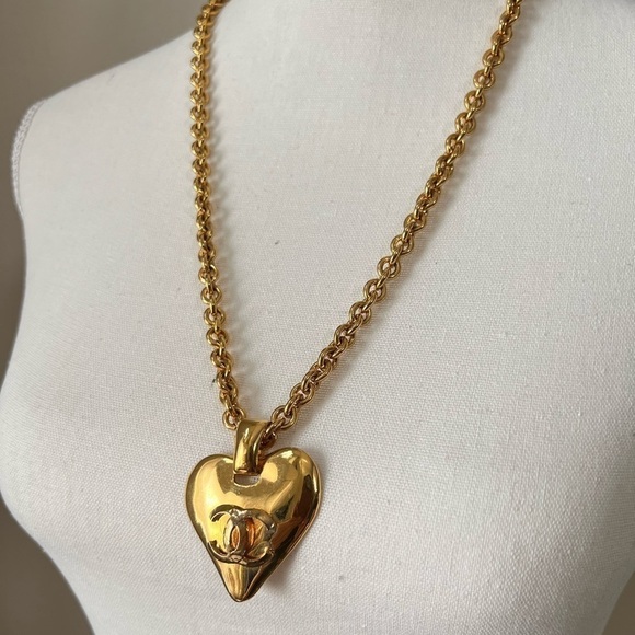 CHANEL Vintage 93 P Gold Heart Necklace - Picture 1 of 6